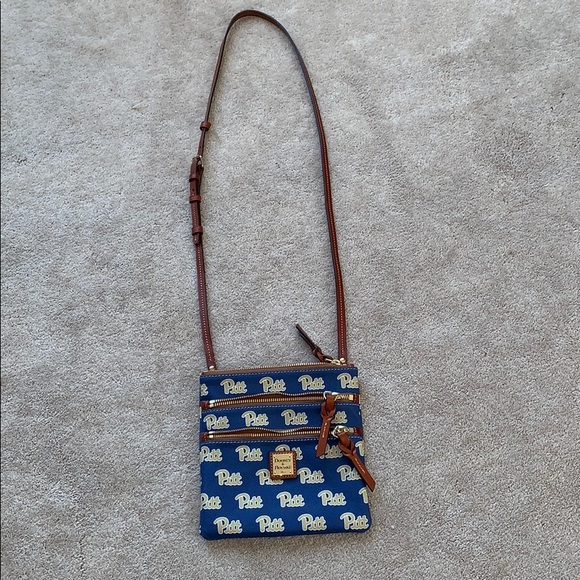 Dooney & Bourke Handbags - Dooney & Bourke hipster Dooney & Bourke Handbags - Dooney & Bourke hipster